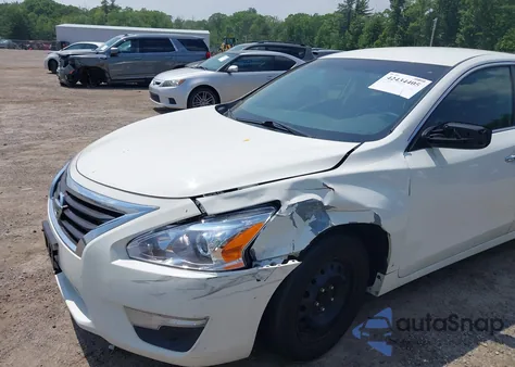 2015 Nissan Altima 2.5/2.5 S/2.5 Sl/2.5 Sv из США, поврежденный, VIN 1N4AL3AP2FC276895